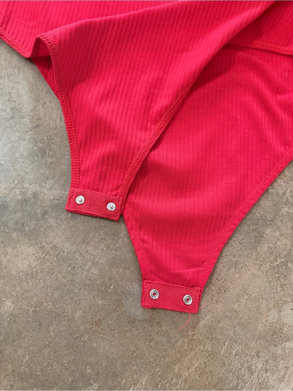 Heatherly Ribbed Red Bodysuit Ruffle Straps Snap Closure M - Picture 5 of 10